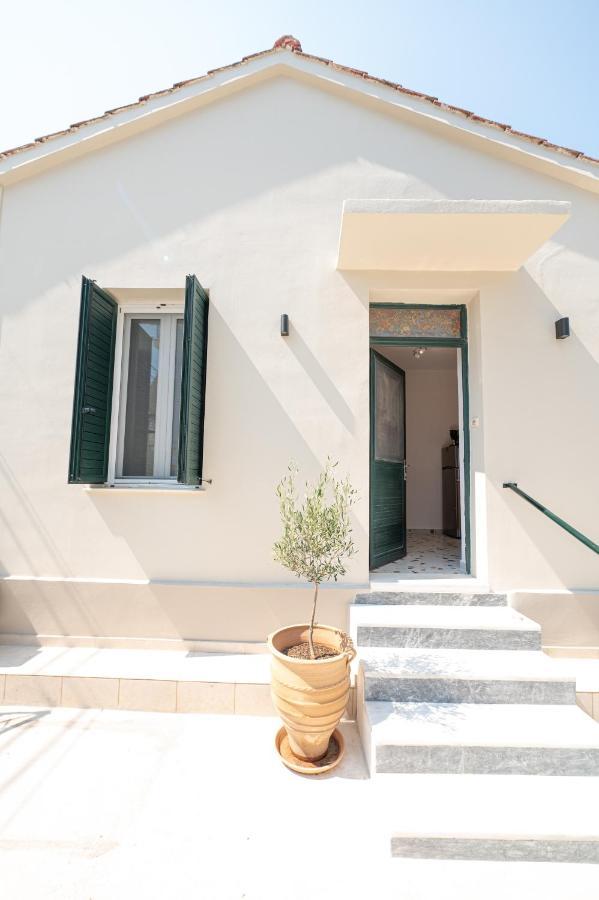 Sunny Yard Villa